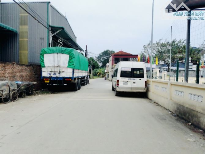Cho thuê 1600m2 xưởng + 200m2 sân giá 45k/m2 gần kcn nguyên khê