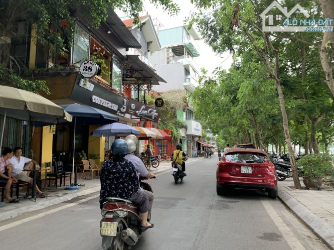 Mặt tiền một căn nhà trong Ngõ 172, Đường Bưởi, Phường Bưởi, Quận Tây Hồ