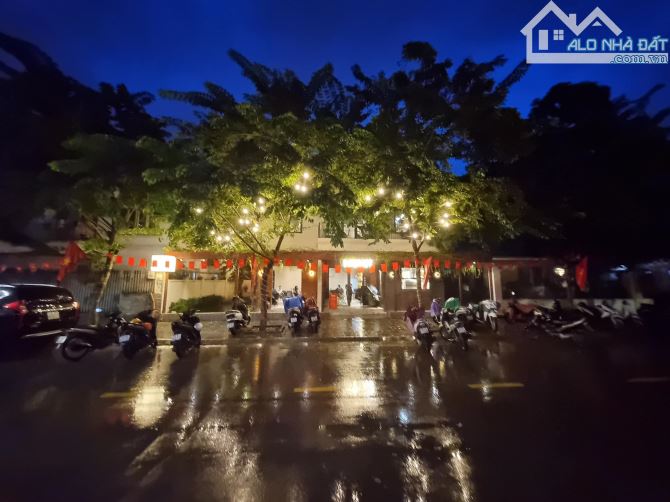 Bán Gấp Biệt Thự Võng Thị - Trích Sài, Tây Hồ. DT 190m2 x 3T. MT 14,5M. Vỉa hè. ô tô tránh