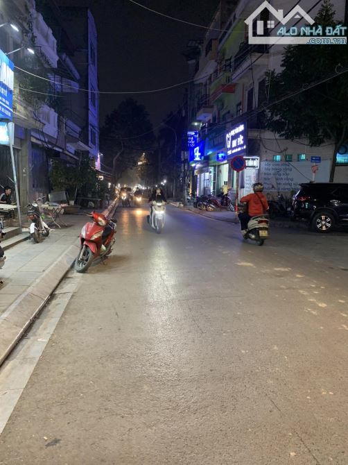 Bán Gấp Nhà Xuân La - Tây Hồ - Vỉa Hè ô tô tránh. DT 100M2 x 3 Tầng. MT 5m. - 1