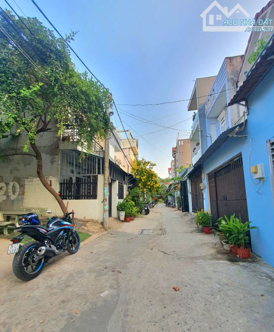 Bán đất Hẻm 47 Trường Lưu ,Long Trường, Q9  - DT : 52,8m ngang 4.4mx12m - giá 3 tỷ