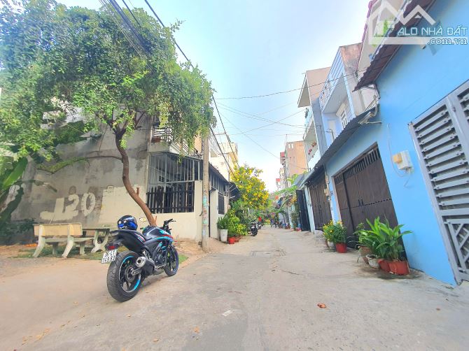 Bán đất Hẻm 47 Trường Lưu ,Long Trường, Q9  - DT : 52,8m ngang 4.4mx12m - giá 3 tỷ - 2