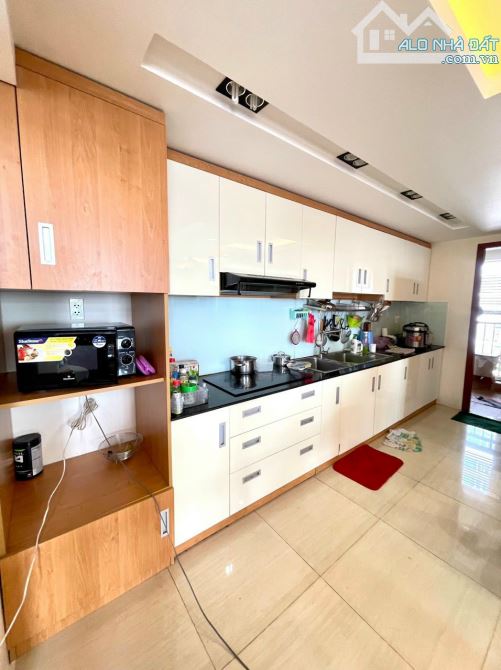 B.á.n Lof house 300m2, có sân vườn, nhà mới, giá chỉ: 6 tỷ - 4