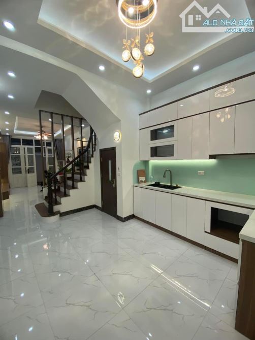 Bán nhà ngõ 175 Lạc Long Quân, nhà mới , ngõ thoáng , ô tô đỗ cửa vào nhà 37m2 5 T 6,x tỷ - 4