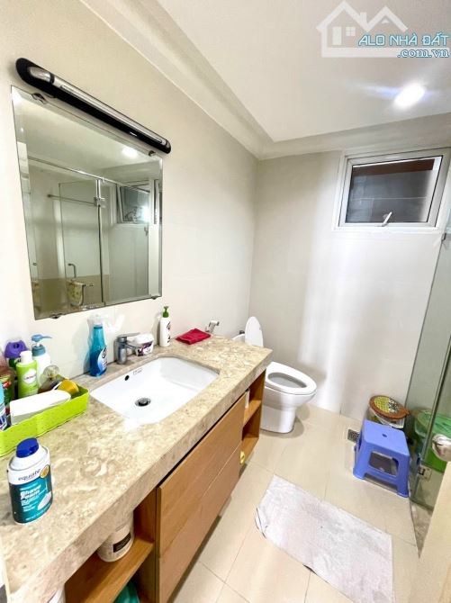 B.á.n Lof house 300m2, có sân vườn, nhà mới, giá chỉ: 6 tỷ - 5