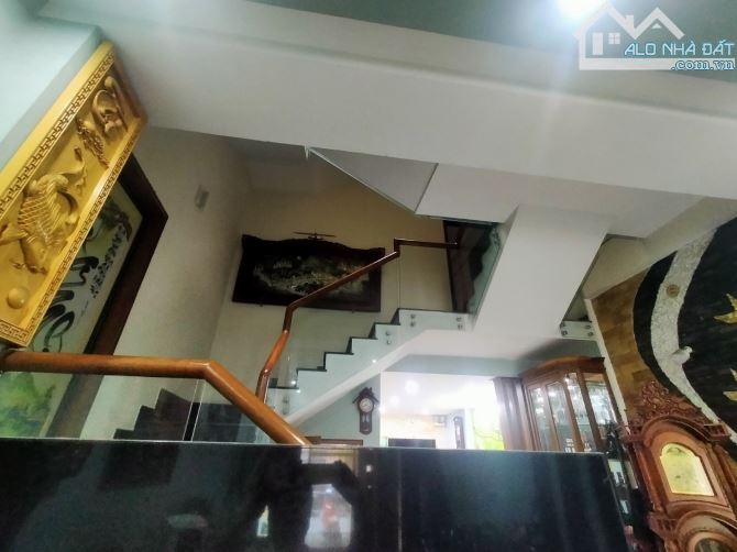 MT Lý Nhân Tông, 4 tầng, sát Bệnh viện Vinmec