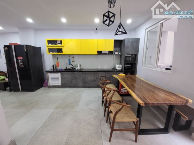SÁT QUẬN 1 - NHÀ 97M2 - DÒNG TIỀN 40TR/THÁNG - BAO ĐẦU TƯ - CHỈ 7 T.Ỷ HƠN.