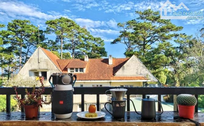 KHÁCH SẠN MẶT TIỀN LÊ VĂN TÁM P10 ĐÀ LẠT VIEW THÔNG XANH CÁCH HỒ XUÂN HƯƠNG 900M 22TỶ