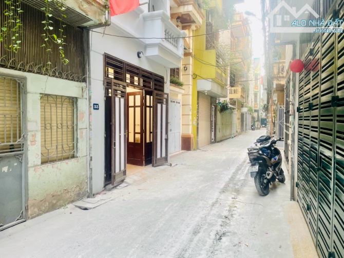 B.á.n nhà Dương Quảng Hàm, Oto ngủ trong nhà, 68m2, 5 tầng, 11,x tỷ ( có TL) - 1