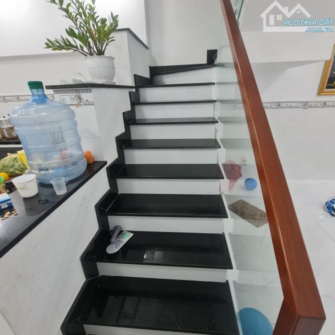 Hiệp Bình Chánh, Thủ Đức 4Ty 52M2 - Nhà 3 Tầng kiên cố Hoàn công đủ - 1