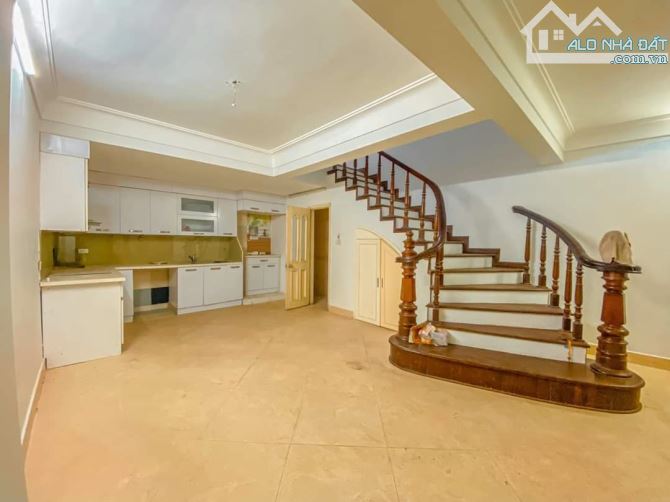 Hót Nguyễn Trãi  Thanh Xuân Ngõ Ô Tô Tránh - Diện Tích:50m X 5 Tầng - Giá:11 Tỷ