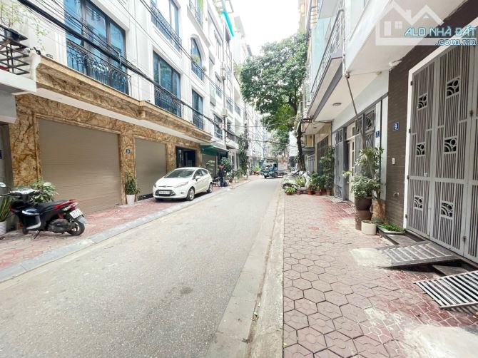 Phân lô ô tô tránh thang máy Hoàng Quốc Việt 65m2 nhỉnh 16tỷ