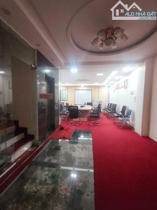 Hiếm tòa nhà VP đẹp 6 tầng mặt phố Nguyễn Văn Trỗi, 80m2, MT 6m, thang máy, KD tốt, 20.5ty