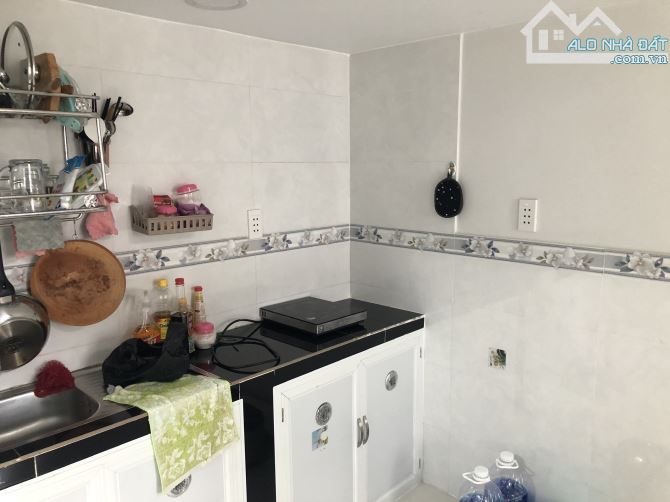 Căn hộ dịch vụ 9 phòng đường 79, Phước Long B, Q9 - Dt: 6 x 18  = 110m2 - 2