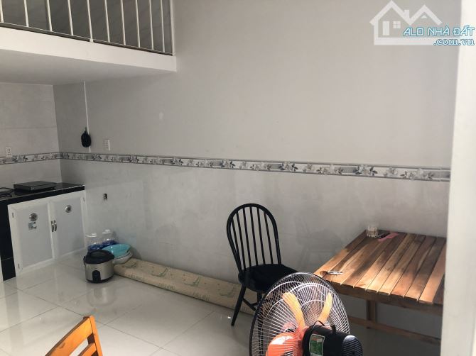 Căn hộ dịch vụ 9 phòng đường 79, Phước Long B, Q9 - Dt: 6 x 18  = 110m2 - 3