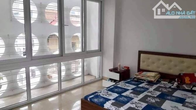 CẦU GIẤY THOÁNG VIEW HỒ Ô TÔ TRÁNH NGÕ THÔNG KINH DOANH VỈA HÈ DT 95 M THANG MÁY 6T 28 TỶ. - 3