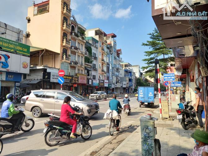 Mặt phố Tôn Đức Thắng – Lô góc 02 mặt thoáng.