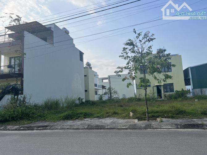 Bán đất mặt tiền Phạm Cao Chẩm, trục đường thông quốc lộ 1A, trung tâm thị trấn La Hà