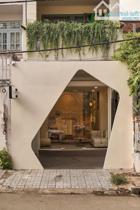 Cho thuê nhà 35D Đặng Tất, Phường Tân Định Quận 1. DTSD 400m2 5 tầng Giá 38 triệu