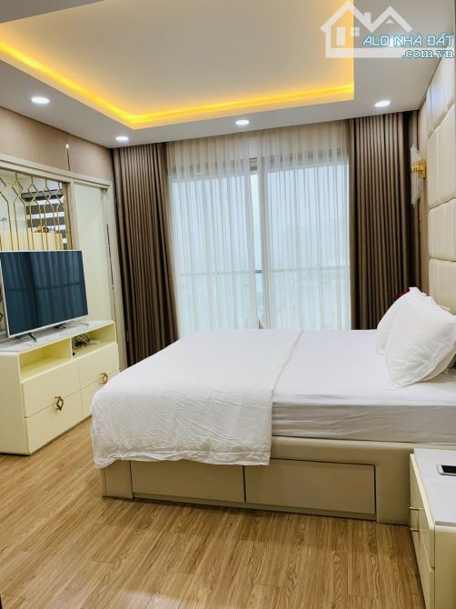 Bán Căn Hộ Gold View , 3 PN, 3WC , 133M2 , Full Nội Thất , Block A3 GIÁ : 8 TỶ 8 - 11