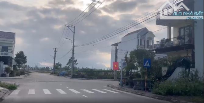 Bán đất mặt tiền Phạm Cao Chẩm, trục đường thông quốc lộ 1A, trung tâm thị trấn La Hà - 2