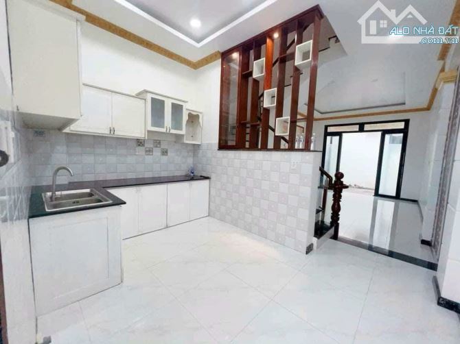 Bán gấp nhà kdc Long Hòa, Cần Đước, DT 61m2, 1 lầu - 2
