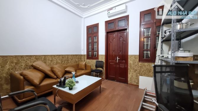 Đặng Xuân Bảng 35.1m2 - 5 tầng - mặt tiền 4.1m- g.iá 7.8 tỷ  Mô tả chi tiết CỰC HIẾM, PHẢI - 4
