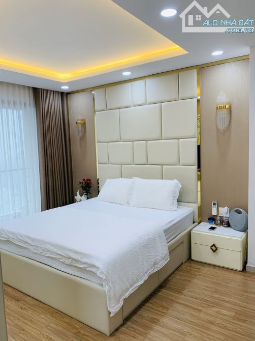 Bán Căn Hộ Gold View , 3 PN, 3WC , 133M2 , Full Nội Thất , Block A3 GIÁ : 8 TỶ 8 - 5