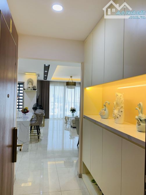 Bán Căn Hộ Gold View , 3 PN, 3WC , 133M2 , Full Nội Thất , Block A3 GIÁ : 8 TỶ 8 - 7