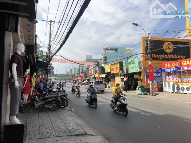 Bán nhà mặt tiền Lê Văn Việt giá giảm mạnh 25,5 tỷ còn 23,5 tỷ