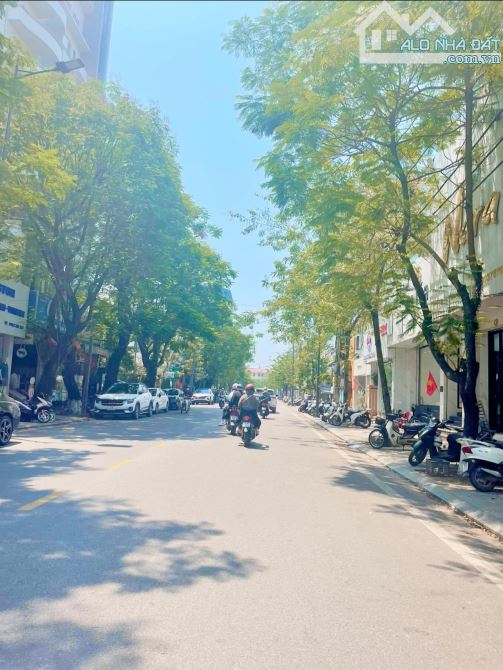 ⭐️⭐️⭐️⭐️⭐️ Bán một số căn MẶT TIỀN Bến Nghé, TP. Huế cho thuê kinh doanh tốt.