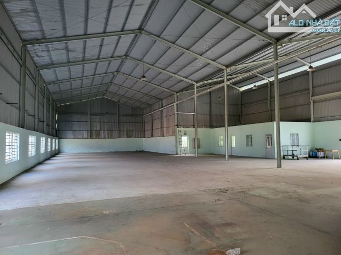 Kho xưởng  1.300m2  Cho thuê  Thuận An Gía : 50 triệu - 3