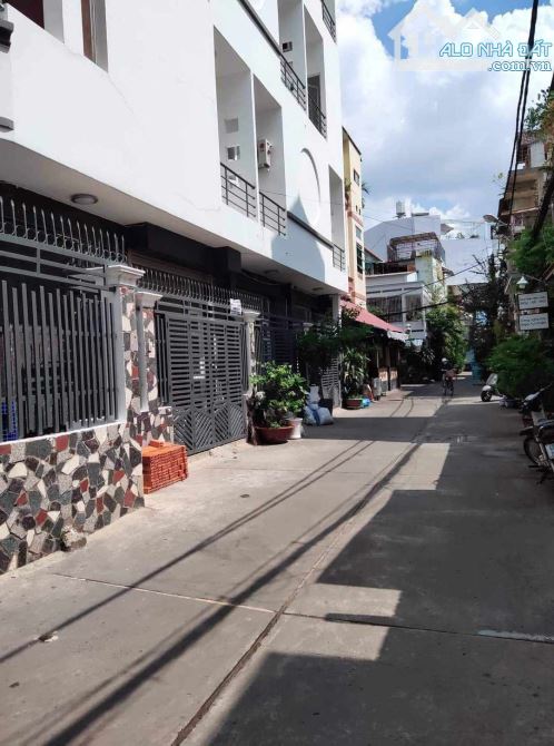Nhà đẹp 4 tầng lô góc HXH vào nhà Phạm Văn Hai - CMT8 - 6