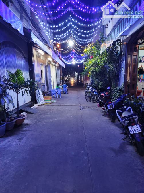 Nhà đẹp 4 tầng lô góc HXH vào nhà Phạm Văn Hai - CMT8 - 7