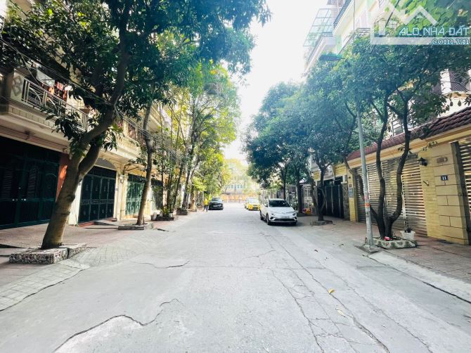 Bán nhà Hoàng Quốc Việt DT100m2 x 5tầng, phân lô, 3 ôtô tránh, vỉa hè, kinh doanh, 22.3 tỷ - 8