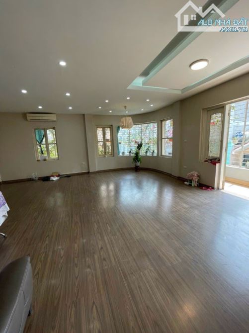 Cho thuê sàn VP Ngụy Như Kon Tum tầng 2,3,6, DT 70m² giá 16tr/th