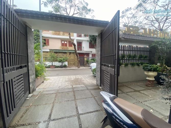 BIỆT THỰ SIÊU VIP KĐT DƯƠNG NỘI HÀ ĐÔNG dt:246m2 x 4 Tầng Mt:11m Giá chào bán 43.8 tỷ - 1