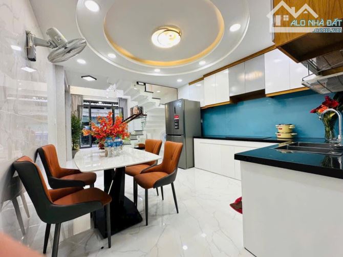 BÁN NHÀ MẶT TIỀN!Đ.Phạm Viết Chánh Phường Nguyễn Cư Trinh Quận 1,DT:60m2/4,890 Tỷ,SHR - 3