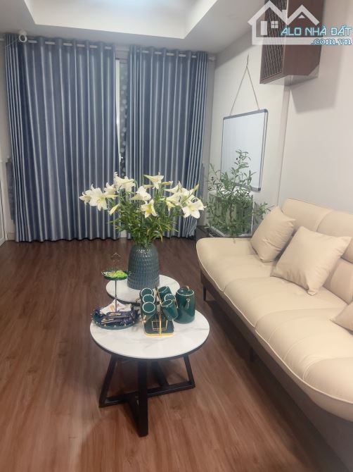 Bán Căn Hộ Melody Residence,  2PN , 2WC , 69m2, Nội Thất , Giá 3.3 Tỷ - 4