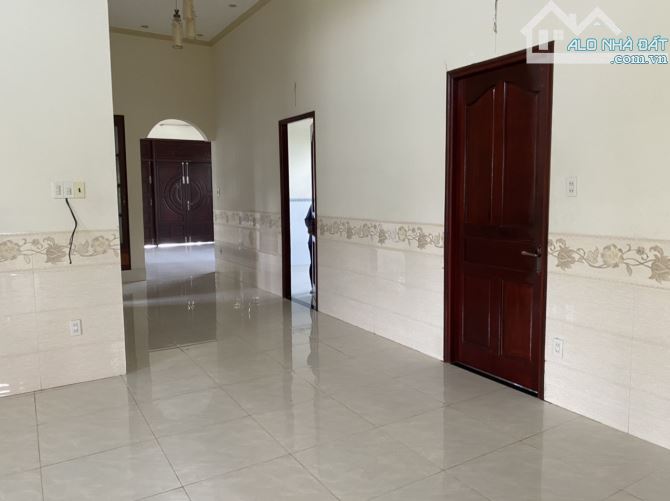 Cần Bán Gấp Biệt Thự Vườn 1500 m/2 Gía 7 Tỉ MT đường dẫn Cao Tốc (Cầu Chợ Bưng) - 4
