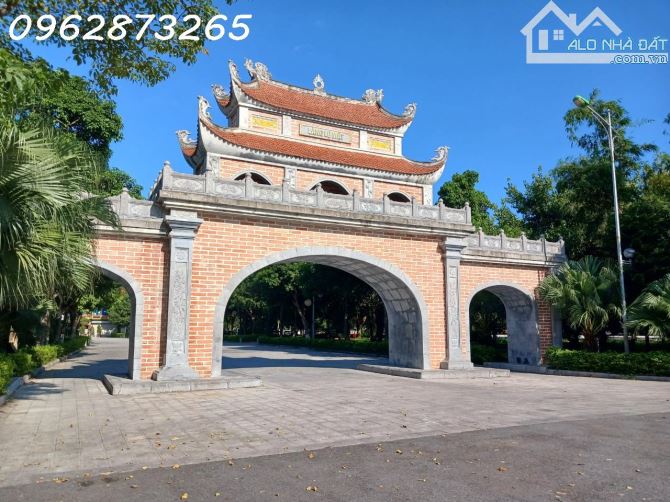 Bán nhà đẹp Việt Hưng-Đức Giang-Long Biên. Nhà 5 tầng, DT 65m2, cạnh ô tô, giá bán 5.4 tỷ - 7