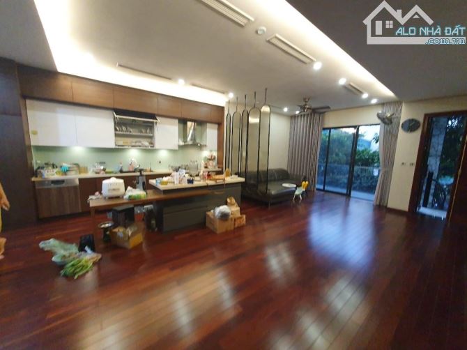 ĐẲNG CẤP BIỆP THỰ  VIEW HỒ KĐT CẦU BƯƠU- THANH TRÌ 120M2x 5 Tầng MT 8,2M GIÁ 25,9 TỶ