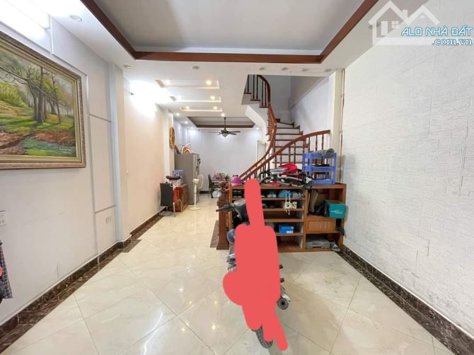 Bán nhà ngõ 211 Minh Khai, Hai Bà Trưng 40m 4T MT4m, Giá 8.7 tỷ.Ngõ thông rộng,tự xây đẹp