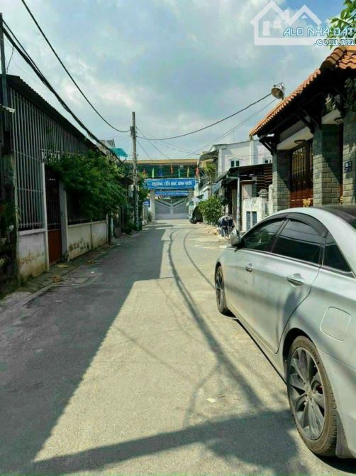 Đất hẻm xe hơi đường 22 phường Linh Đông. Bên hông trường tiểu học Bình Quới - 1