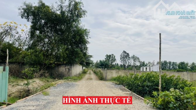 Cần bán lô đất khu vực nghỉ dưỡng ven sông 1300m2. Chỉ 1tr7/m2 - 1