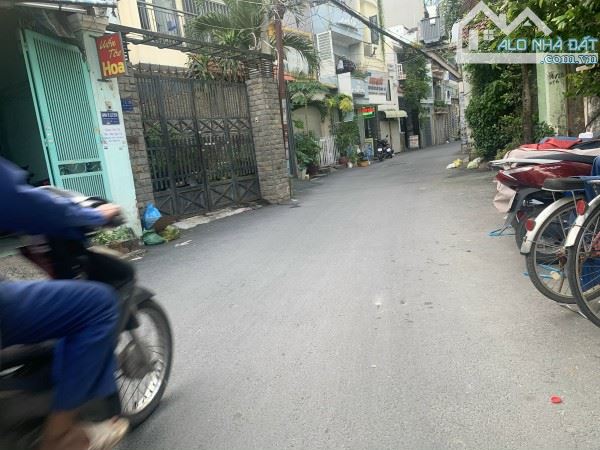 Bán đất HXH Dương Quảng Hàm, P5, Gò Vấp, ngay cổng sau ĐH Văn Lang, 115m2 ~ 75tr/m2 - 2