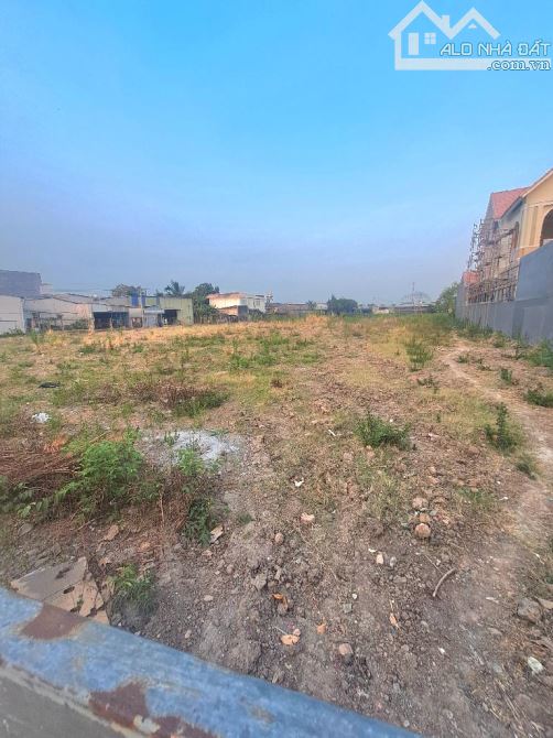 Chỉ 11tr/m2 có 1800m2 đất, full thổ cư, mặt tiền nhựa kề Nguyễn Văn Bứa, ngã tư Hóc Môn - 2