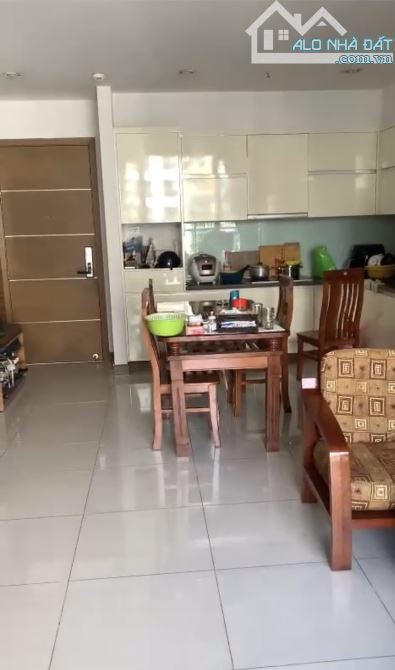 Bán Căn Hộ Saigon Airport ,2 PN, 2WC ,95m2 ,Full Nội Thất , Có Sổ Hồng ,Giá : 6 Tỷ - 3