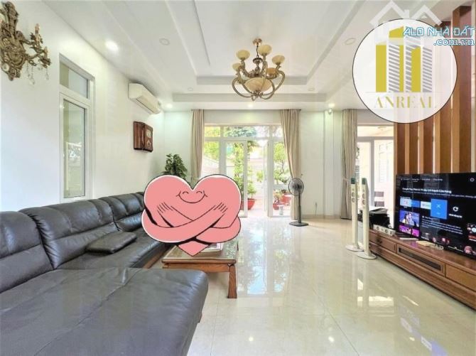 Cho Thuê Biệt Thự Quận 2 Khuôn Viên 340m2 Sân Vườn Rộng - Đầy Đủ Nội Thất - 3