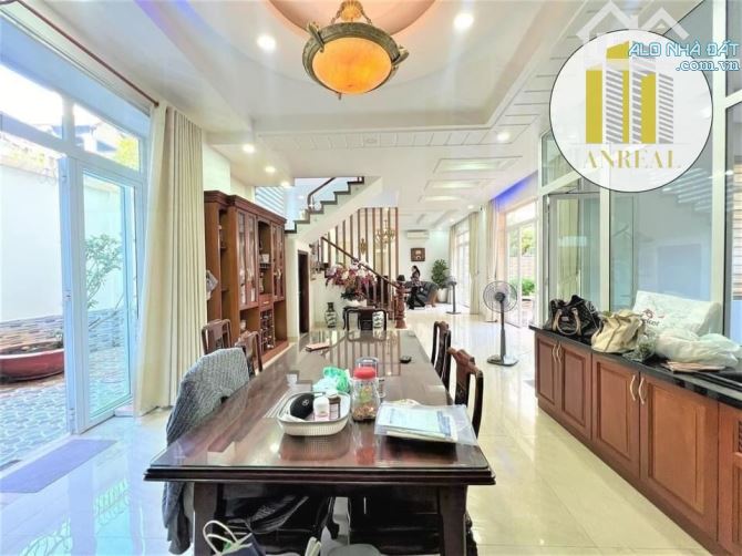 Cho Thuê Biệt Thự Quận 2 Khuôn Viên 340m2 Sân Vườn Rộng - Đầy Đủ Nội Thất - 4